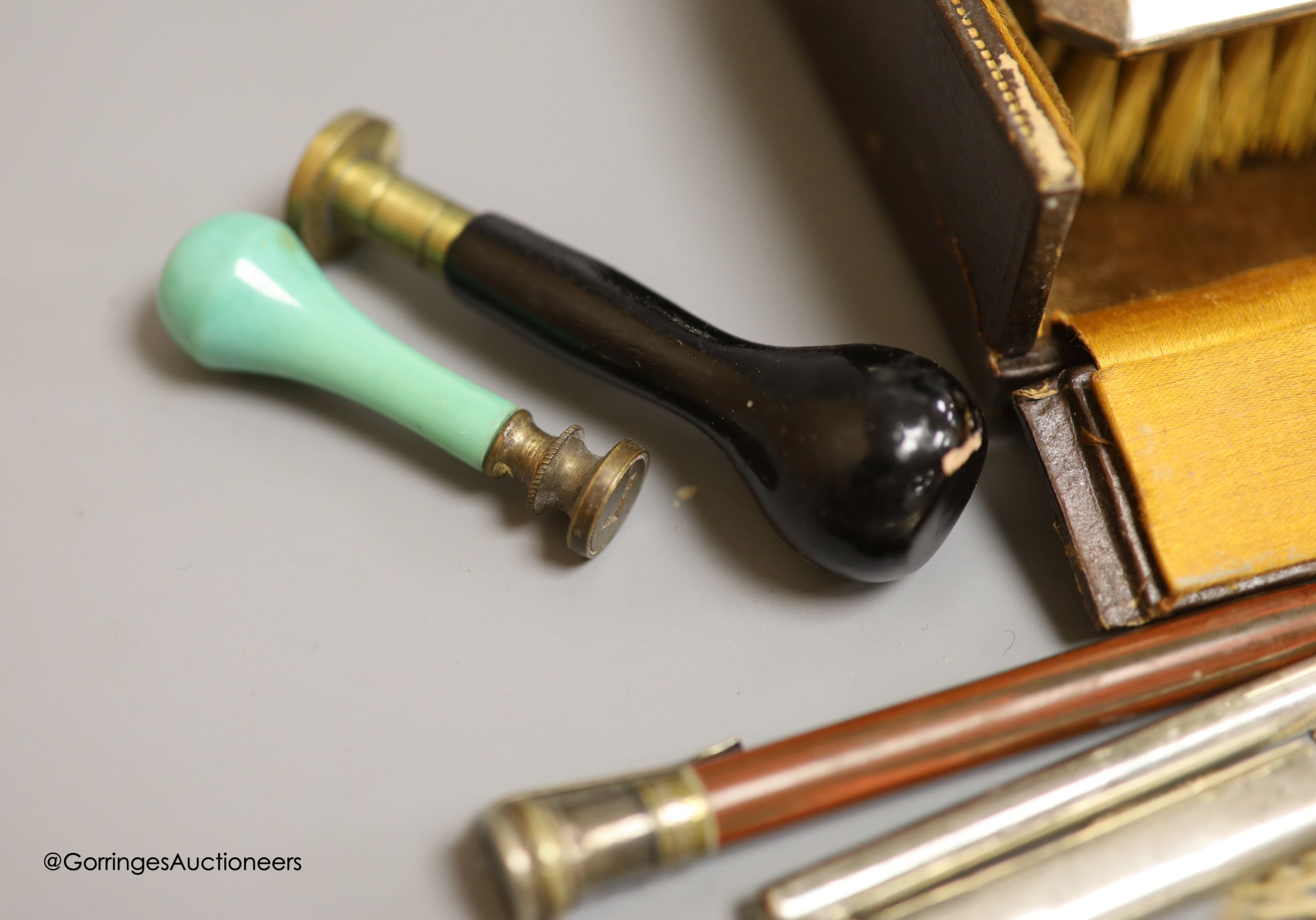 Mixed items including pocket watches, movements, pencils including silver, seals etc.